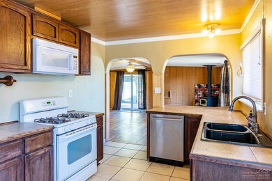 61137 Hamilton Ln, Bend, OR 97702 - photo 6