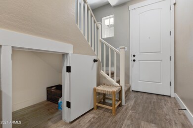 02-Entry Way