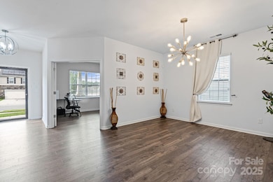 919 Rock Haven Dr, Charlotte, NC 28216 - photo 5