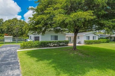 17460 SW 85th Ave, Palmetto Bay, FL 33157 - photo 2