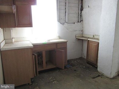 245 Zeppelin Ave, Brooklyn, MD 21225 - photo 6