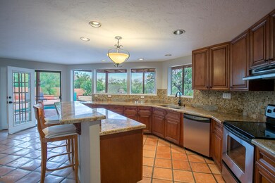KITCHEN 1