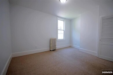 154 Undercliff Ave unit 5, Edgewater, NJ 07020 - photo 4