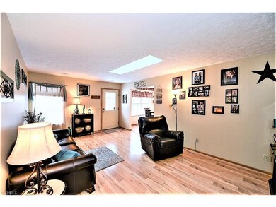 * Low Maintenance Living In This Updated Ranch! ~
