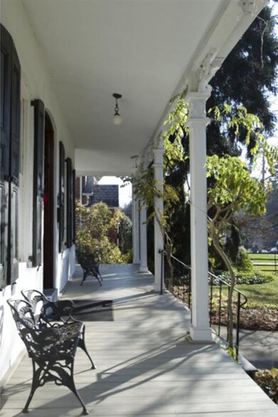 125 Bloomingdale Ave, Wayne, PA 19087 - photo 2