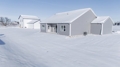 1739 E Kyle Cir, Beloit, WI 53511 - photo 5