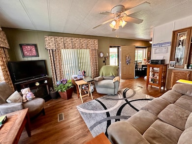 1336 Douglas Ave unit 13, Montgomery, IL 60538 - photo 6