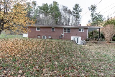 2851 Little Creek Rd, Burnsville, NC 28714 - photo 7