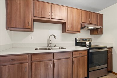 700 Snyder St, Conway, PA 15027 - photo 7