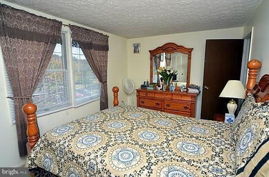 9211 Redbridge Ct, Laurel, MD 20723 - photo 4