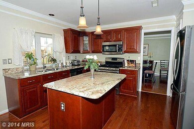 21410 Emerald Dr, Germantown, MD 20876 - photo 2