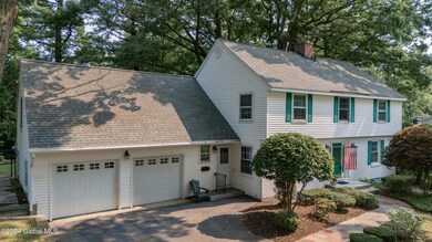 2521 Mcgovern Dr, Schenectady, NY 12309 - photo 2