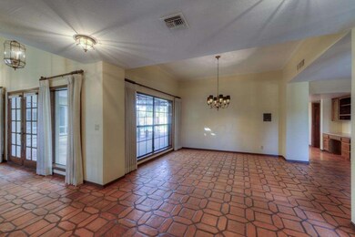 003_Dining Room