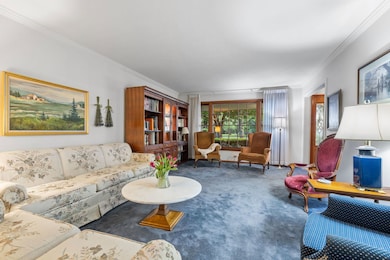 2S501 Seneca Dr, Wheaton, IL 60189 - photo 5