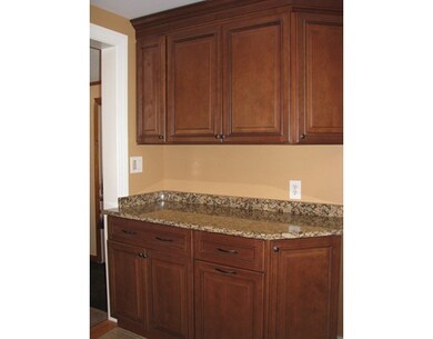 22 Smyrna St, West Springfield, MA 01089 - photo 4