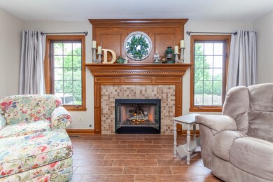 612 Woodview Dr, Whiteland, IN 46184 - photo 6