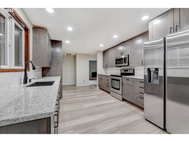 1226 SE Kibling St, Troutdale, OR 97060 - photo 4