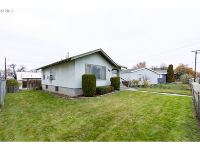 1005 E 9th St, the Dalles, OR 97058 - photo 4