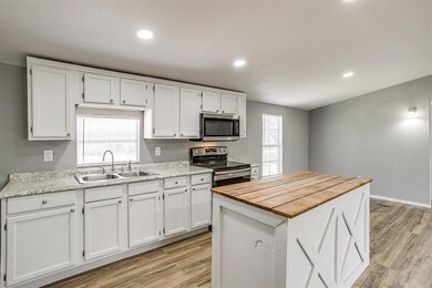 115 S Tower St, Weatherford, TX 76086 - photo 3