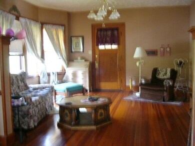 1815 W 9th St, Davenport, IA 52804 - photo 4