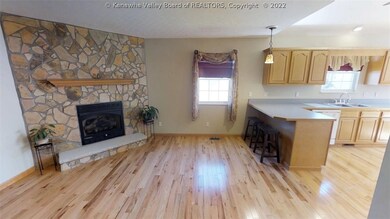 377 Pebble Creek Dr, Fraziers Bottom, WV 25082 - photo 5