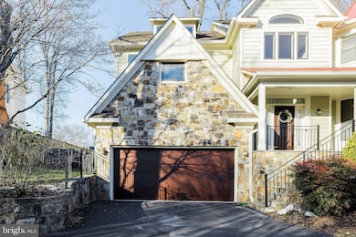 5922 Chesterbrook Rd, McLean, VA 22101 - photo 3