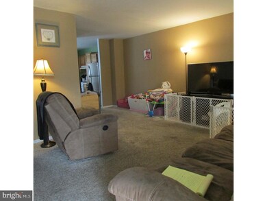 411 Carpenter Cir, Brookhaven, PA 19015 - photo 2