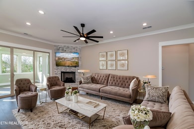 HOB_3886-Edit - Living Room - Luxury - 5