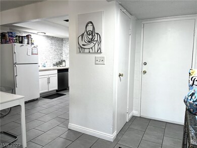 3066 Burnham Ave unit A, Las Vegas, NV 89169 - photo 7