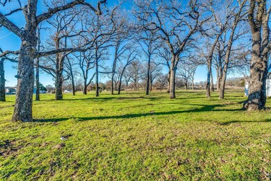 327 Kennel Rd, Springtown, TX 76082 - photo 2