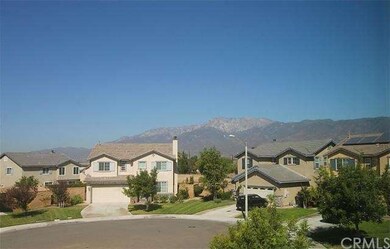 Cul-de-sac location and a mountain view!