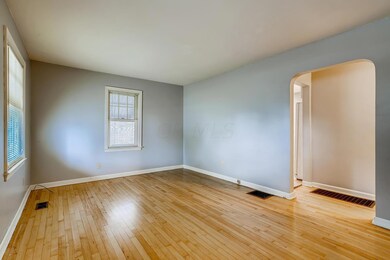624 BUTLER AVE Columbus OH-large-004-001