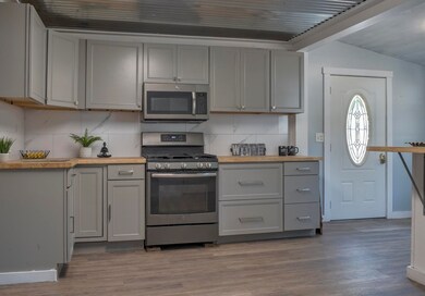 71 Richmond Rd, Winchester, NH 03470 - photo 4