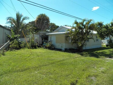 2422 NE Indian River Dr, Jensen Beach, FL 34957 - photo 4