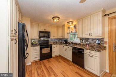 122A Mellor Ave, Baltimore, MD 21228 - photo 7