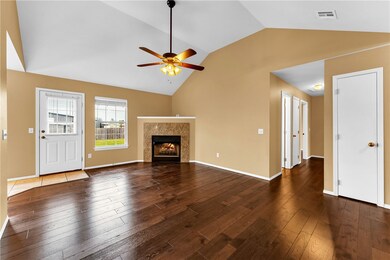 200 Sun Meadow Dr, Centerton, AR 72719 - photo 4