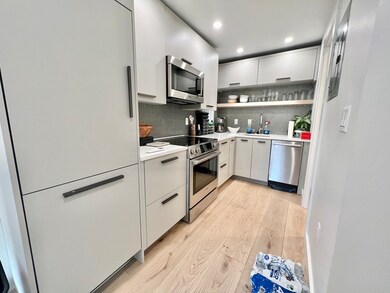27 Thacher St unit 4, Boston, MA 02113 - photo 3