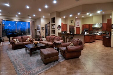GREATROOM LOOKING TOWARD KITCHEN
