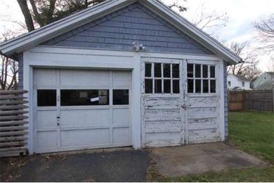 122 Dwight Rd, Springfield, MA 01108 - photo 3