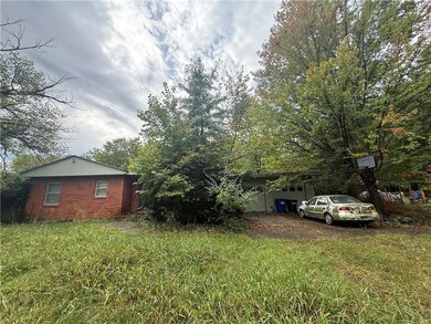 1515 Pinewood Dr, Lawrence, KS 66044 - photo 4