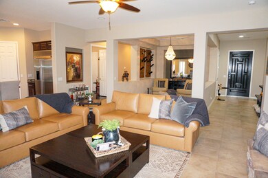 Living room 6