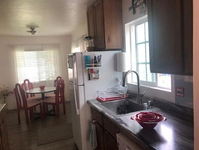 Kitchen into DR_sink side