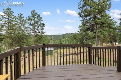 Great entertaining deck.