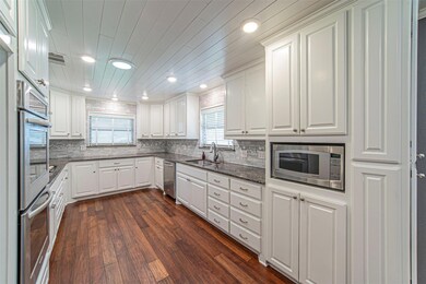 514 Lovell St, Grand Prairie, TX 75050 - photo 6