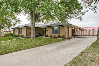2004 Oakmeadow St, Bedford, TX 76021 - photo 2