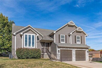 623 Laredo Place, Raymore, MO 64083 - photo 2