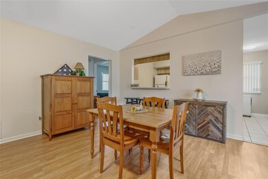 720 E 6th St, Apopka, FL 32703 - photo 5