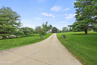 135 East St, Lee, MA 01238 - photo 3