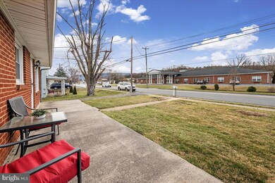 456 W Old Cross Rd, New Market, VA 22844 - photo 7