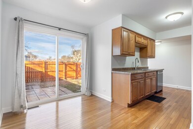 3065 Kingston Ct, Streamwood, IL 60107 - photo 6